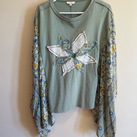 Easel Pastel Green Butterfly Top - Picture 11 of 11